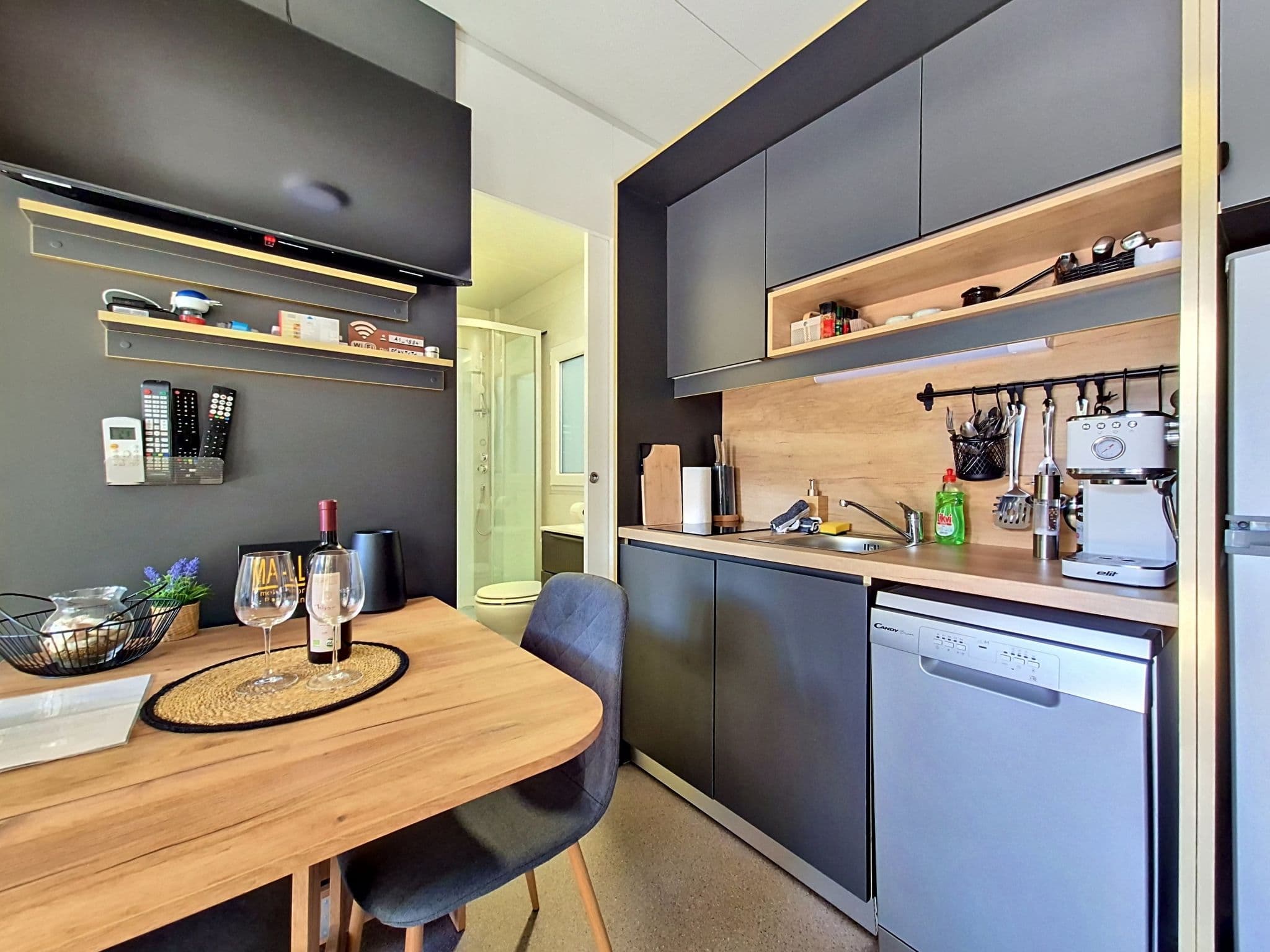 Kitchen / Dining Room