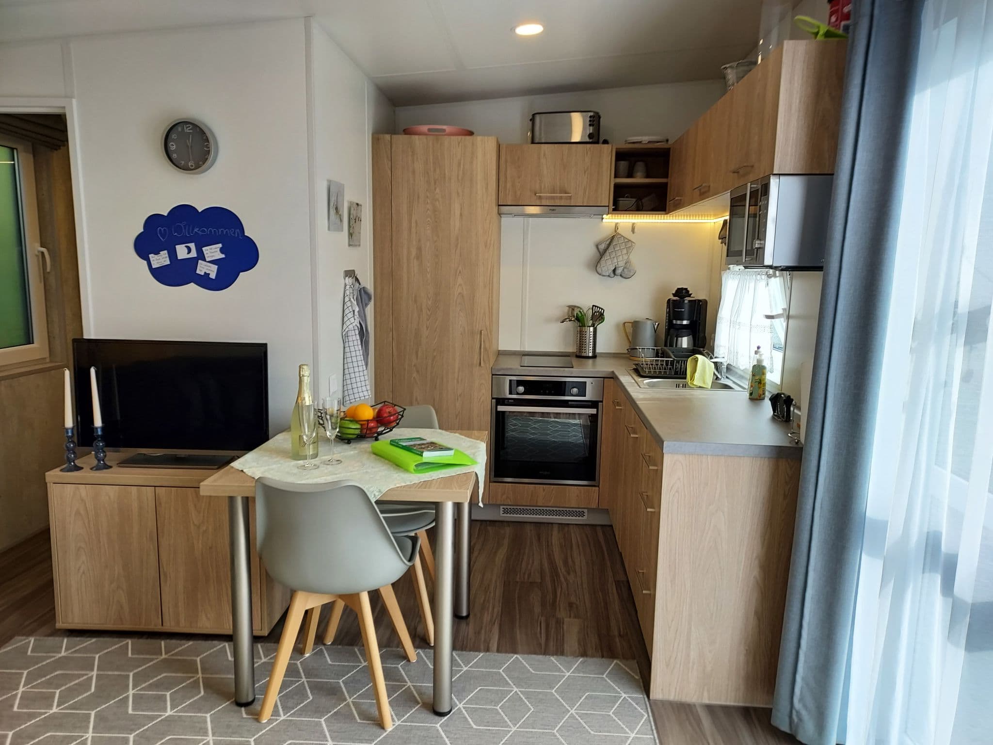 Kitchen / Dining Room