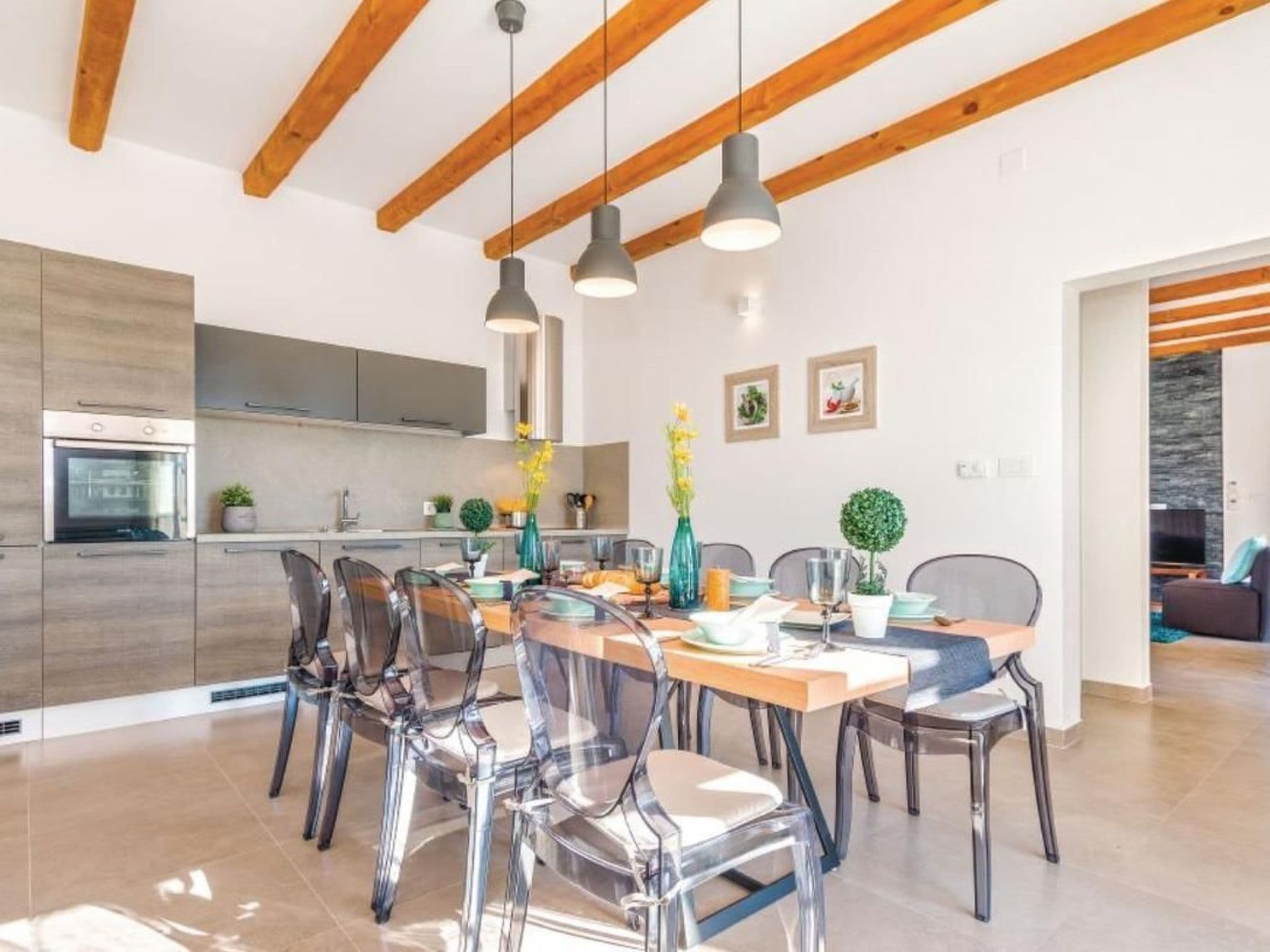 Kitchen / Dining Room