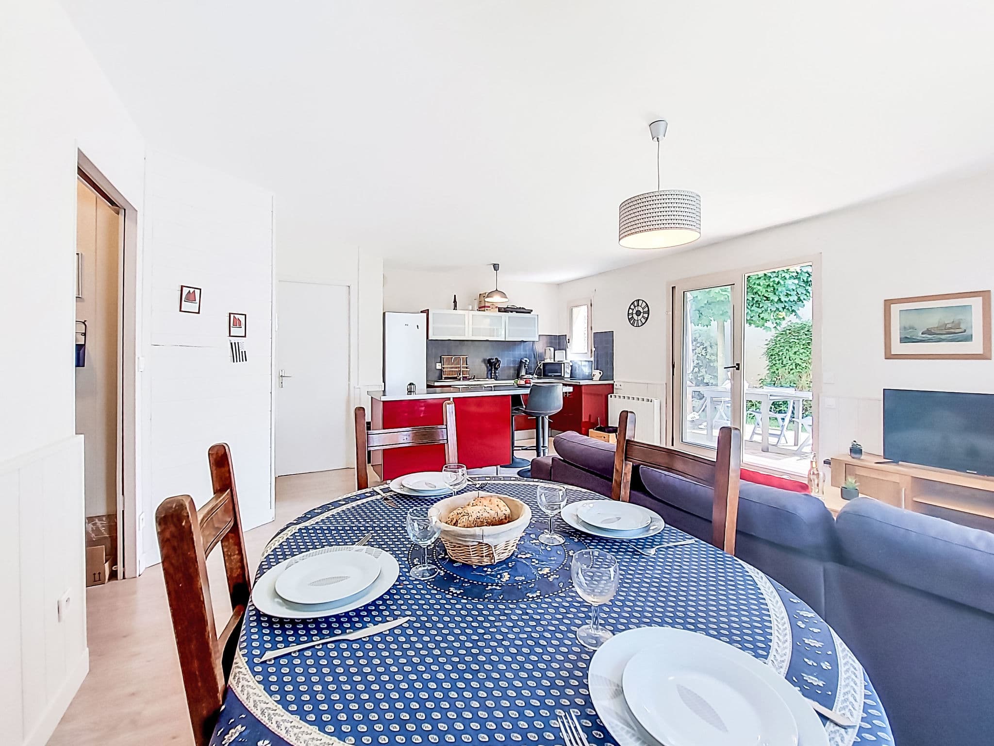 Kitchen / Dining Room
