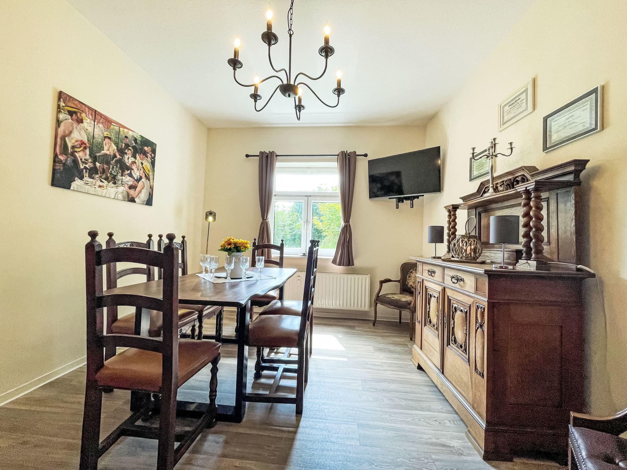 Kitchen / Dining Room