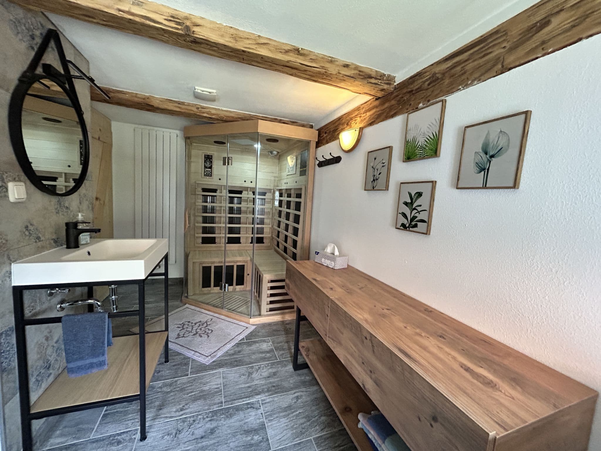 Bathroom / Wellness