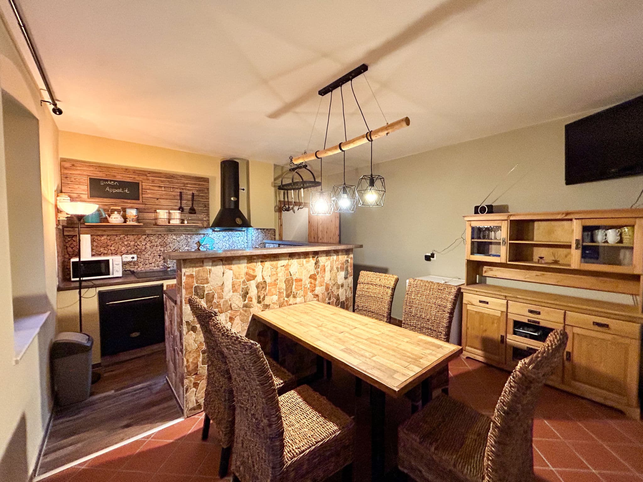 Kitchen / Dining Room