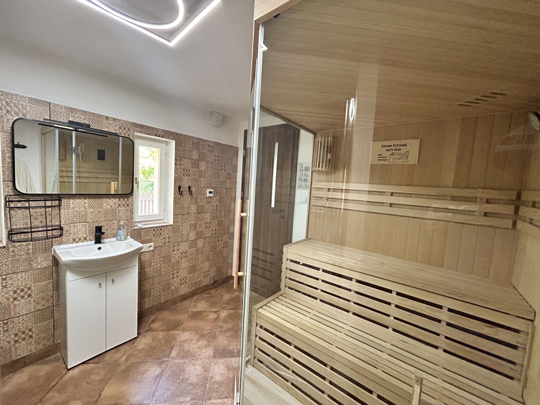 Bathroom / Wellness