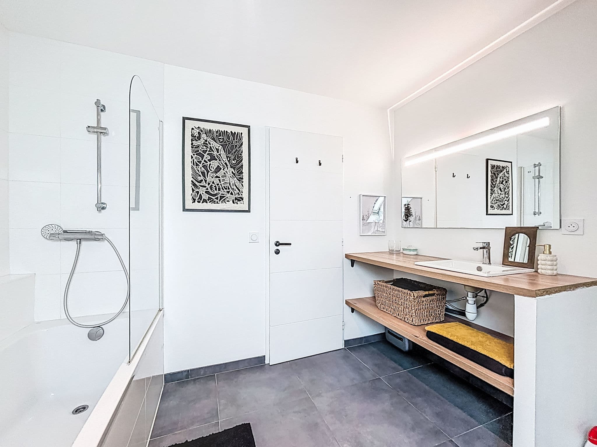 Bathroom / Wellness