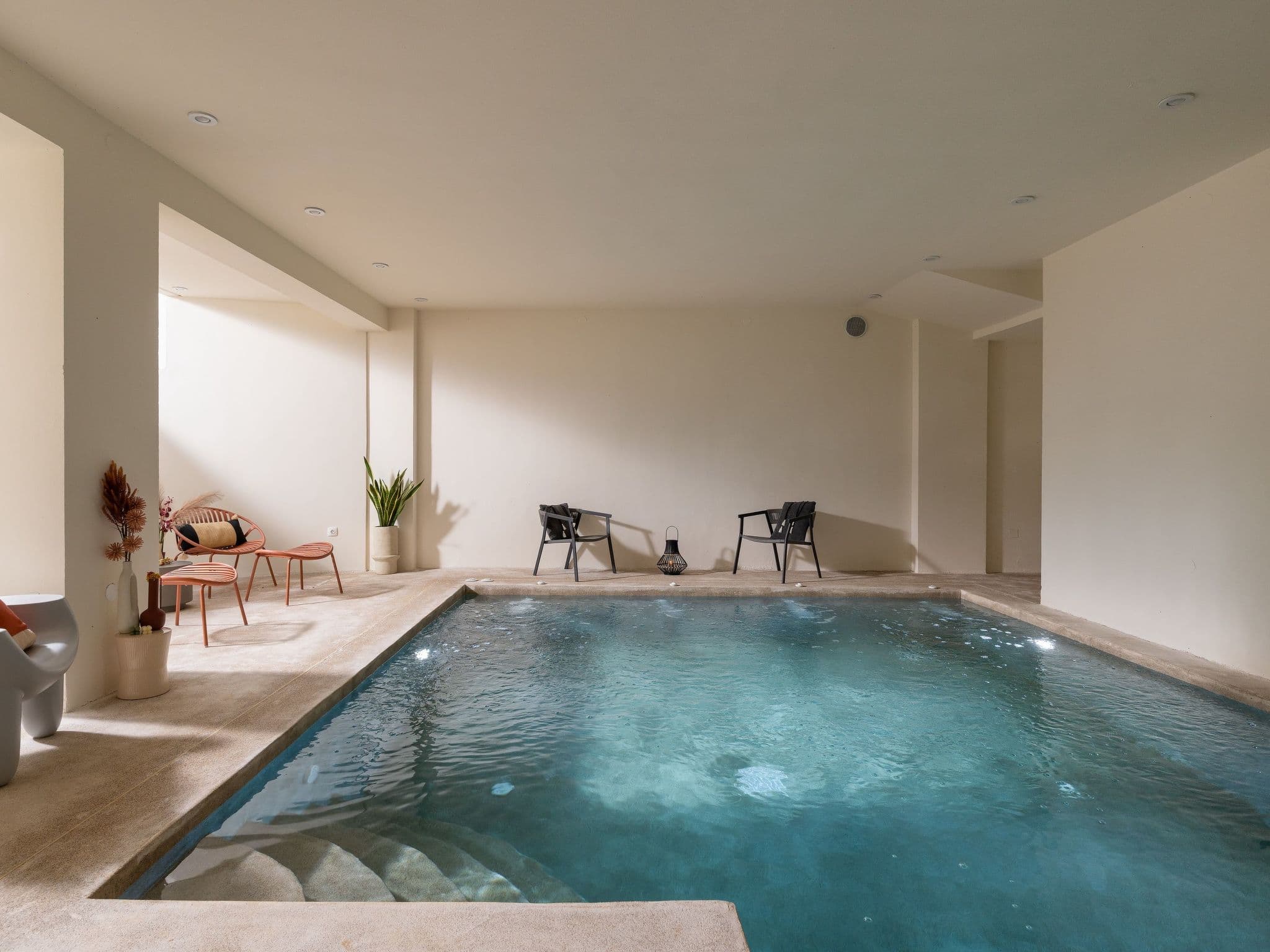 Pool Indoor