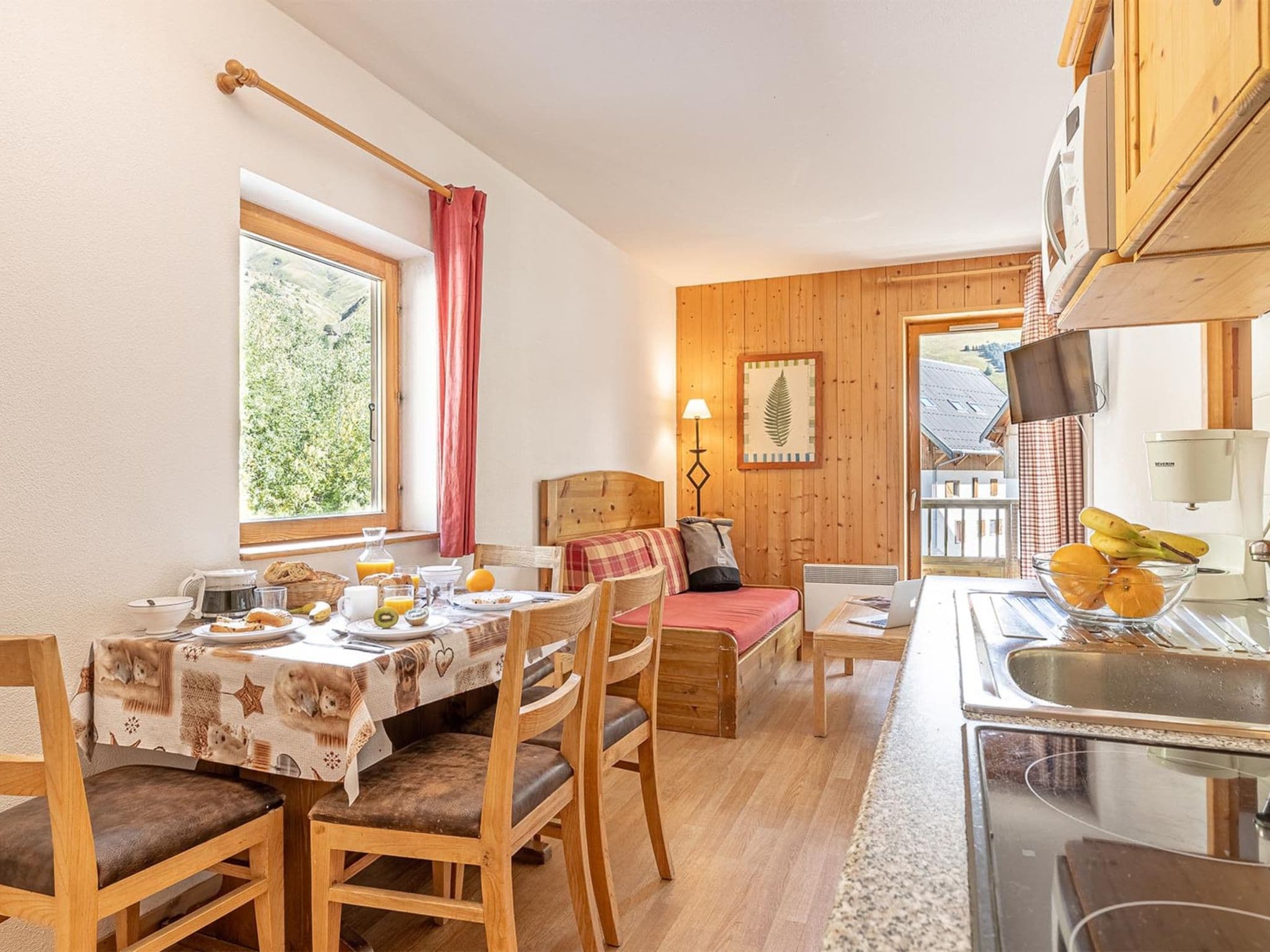 Kitchen / Dining Room