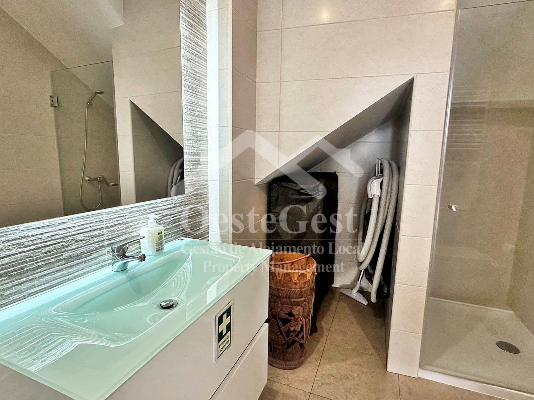 Gallery Image 13
