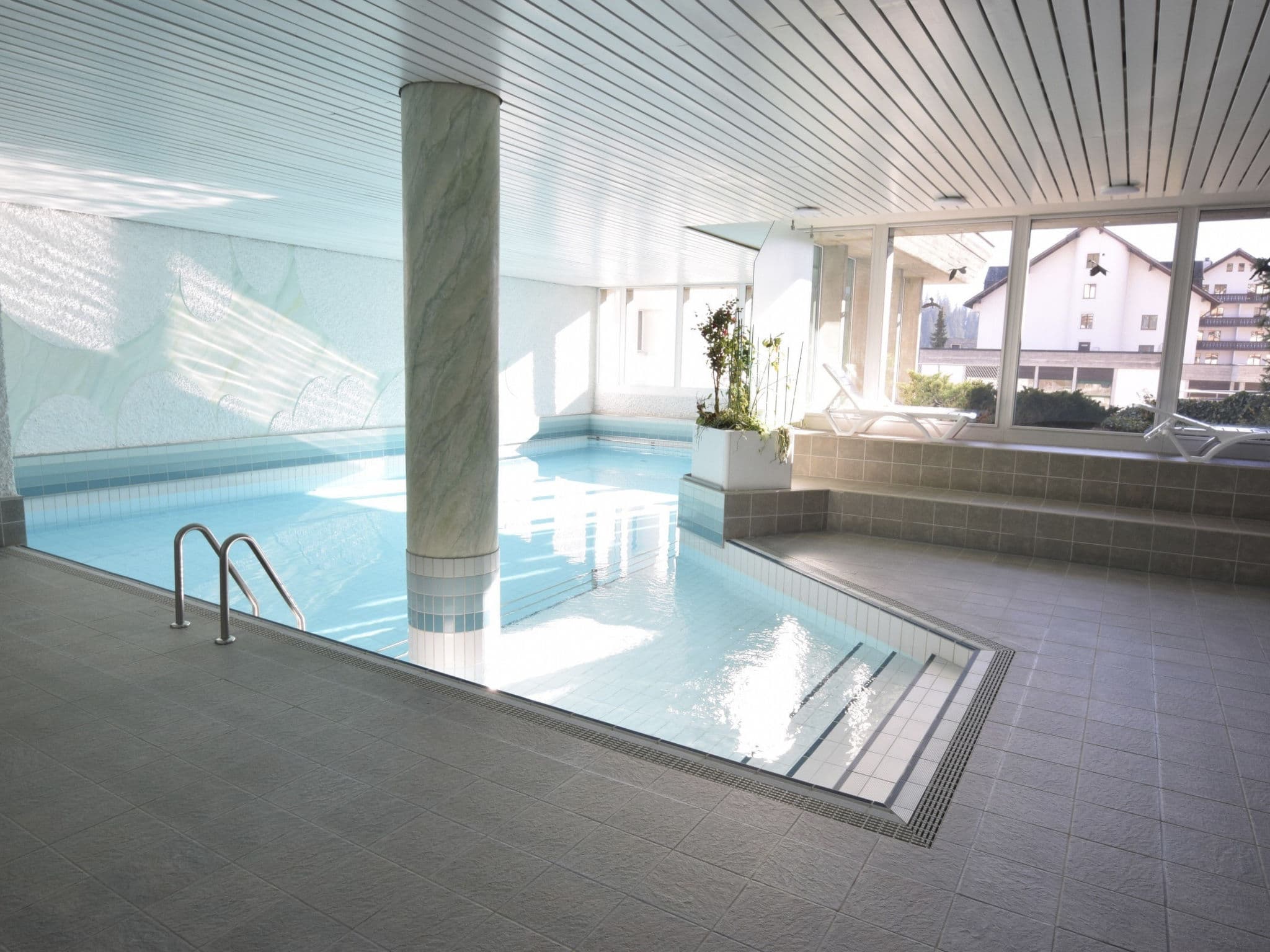Pool Indoor