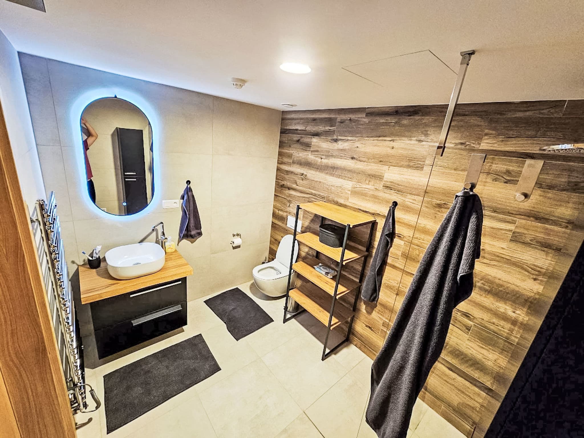 Bathroom / Wellness