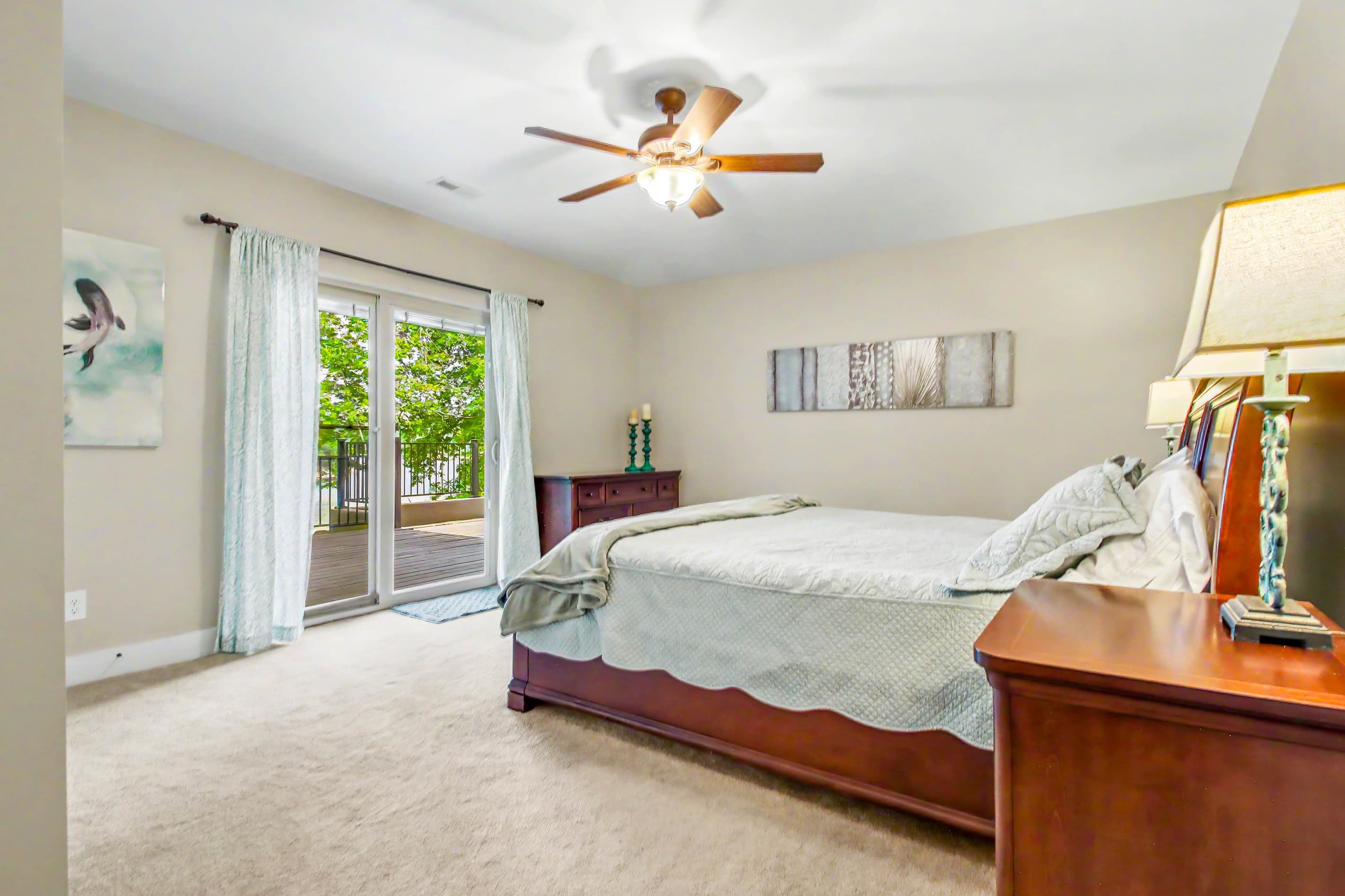 King bedroom 3