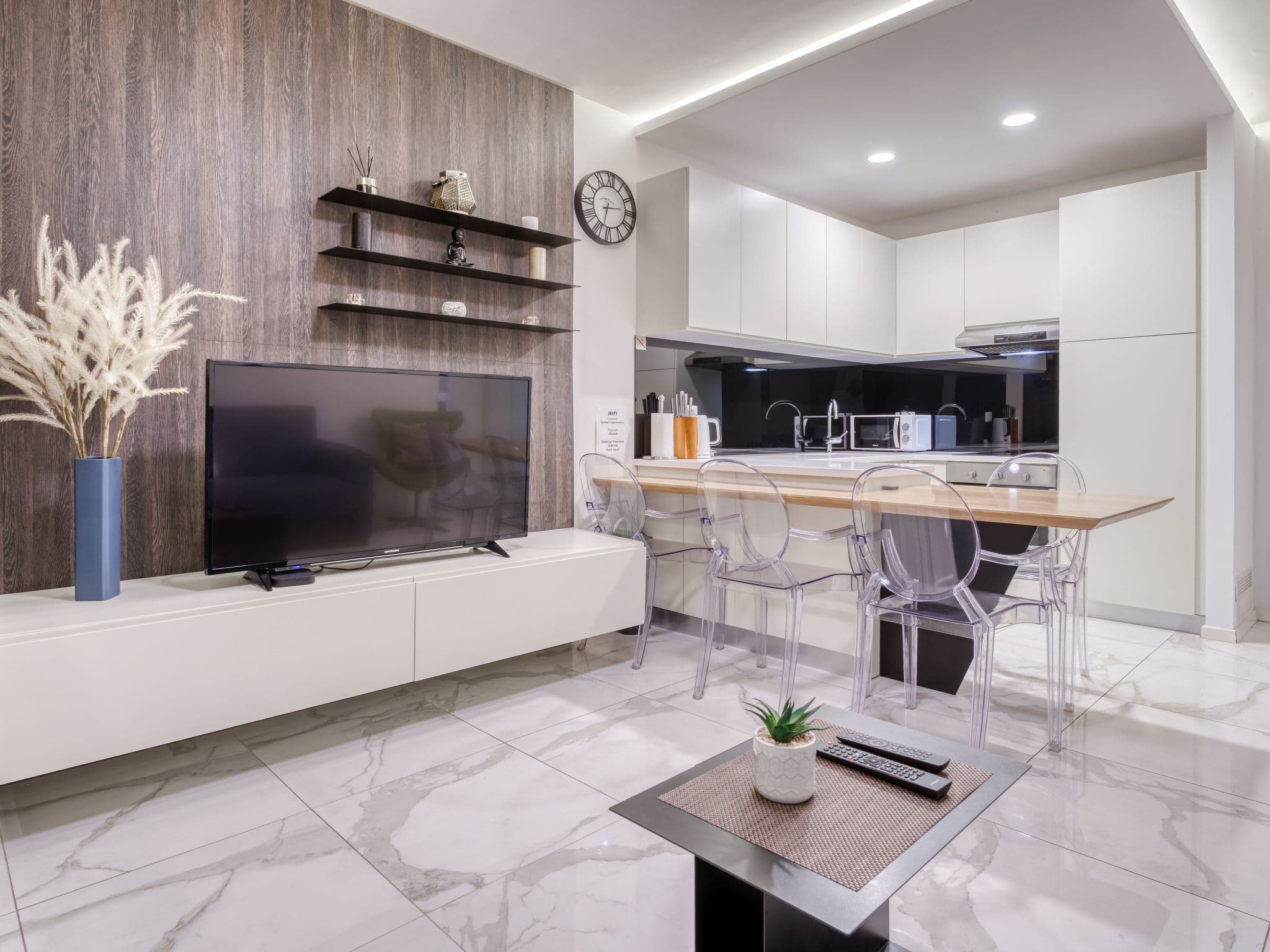 Kitchen / Dining Room