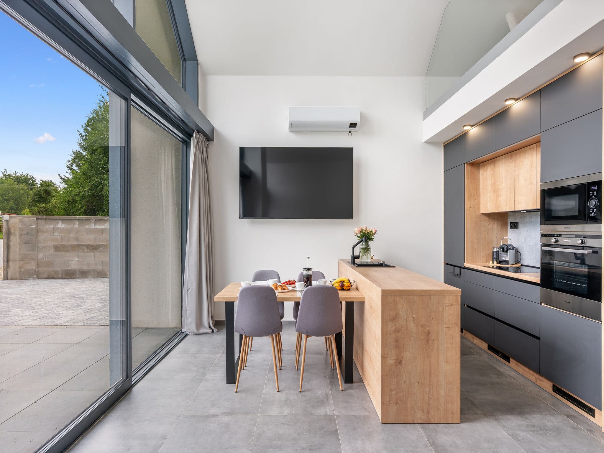 Kitchen / Dining Room