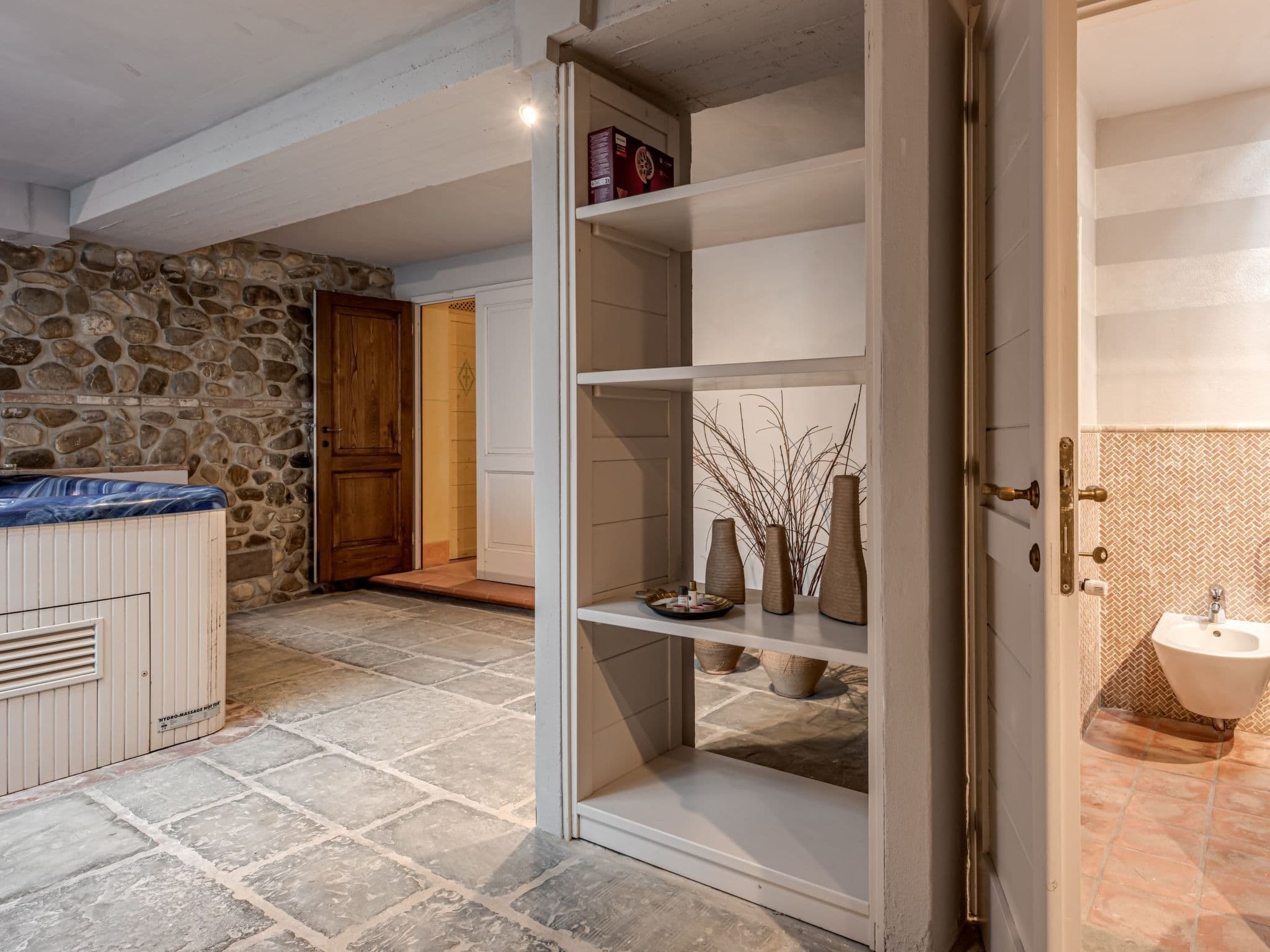 Bathroom / Wellness