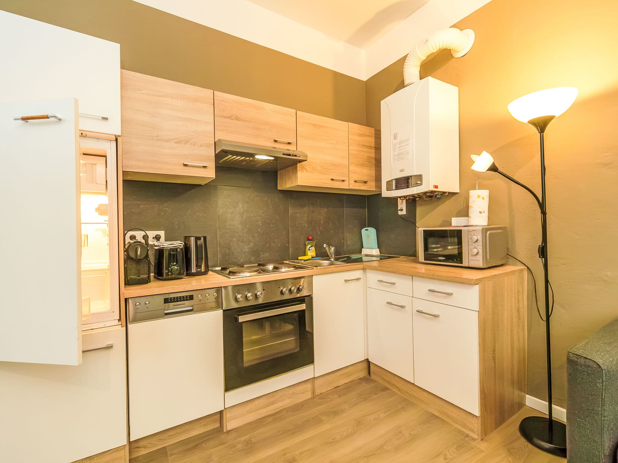 Kitchen / Dining Room