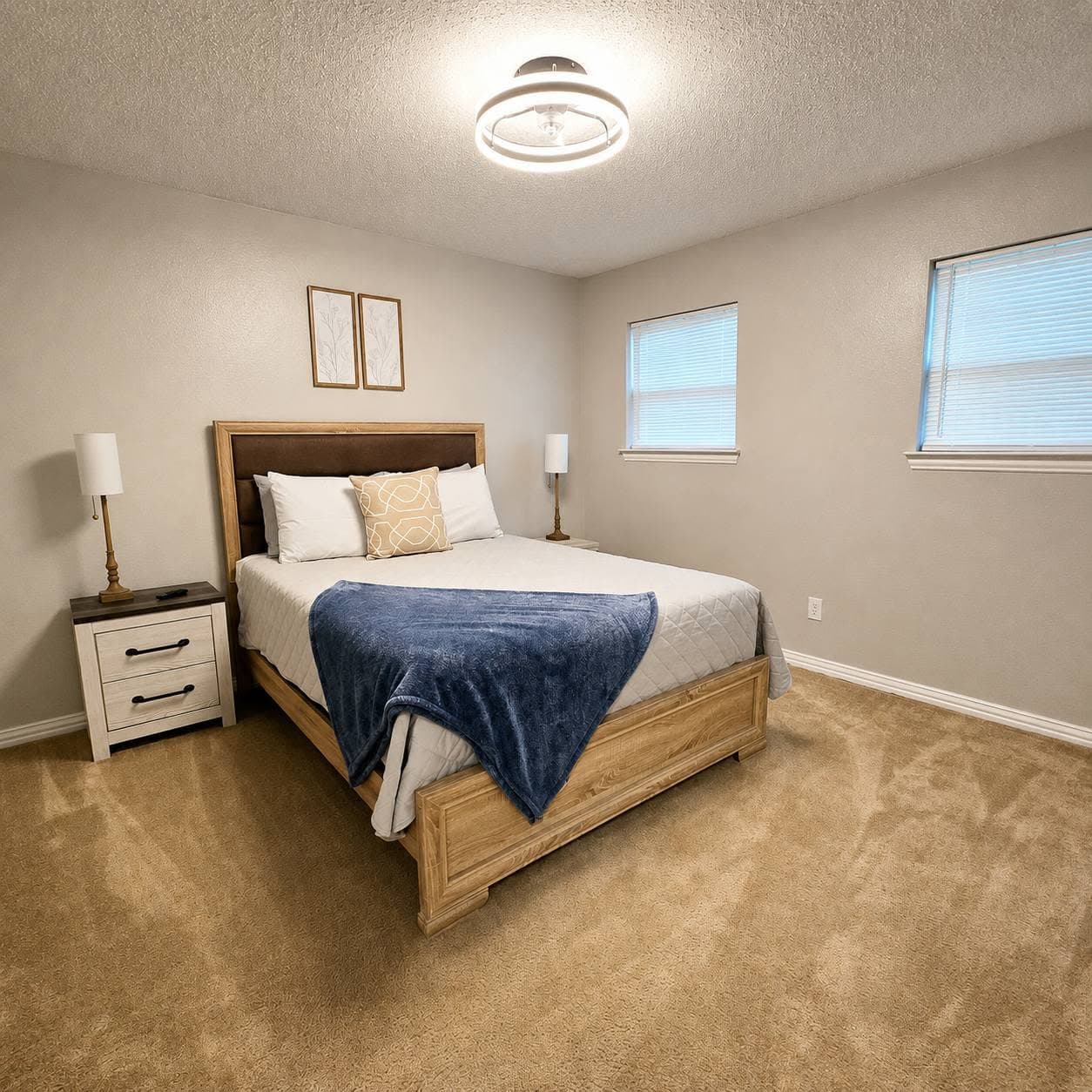 Bedroom 2 with Queen Bed (Upstairs)