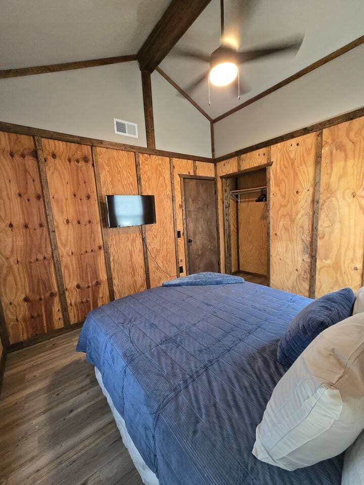 Bedroom 2 in main cabin