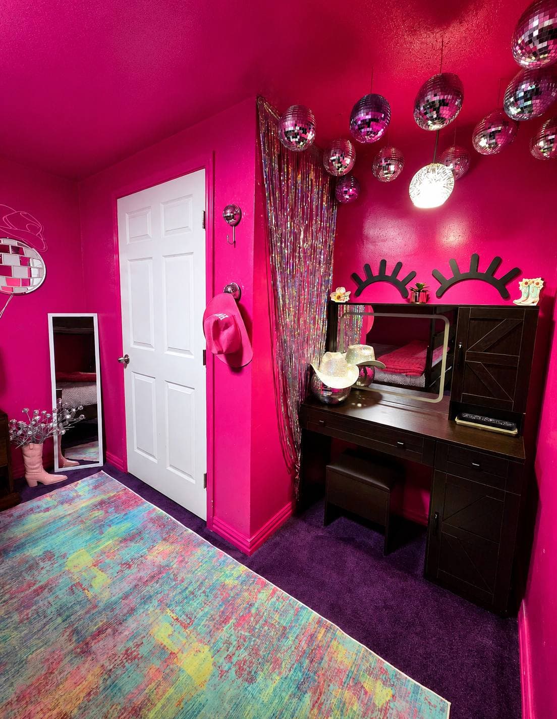 Bedroom 3 with smart TV