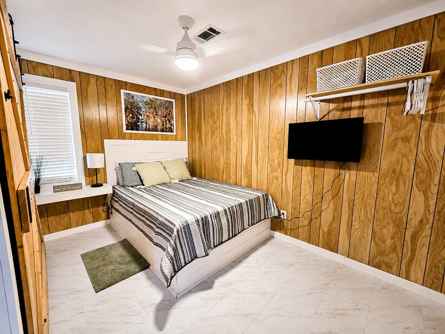 Bedroom 4 - Queen Bed, Smart TV