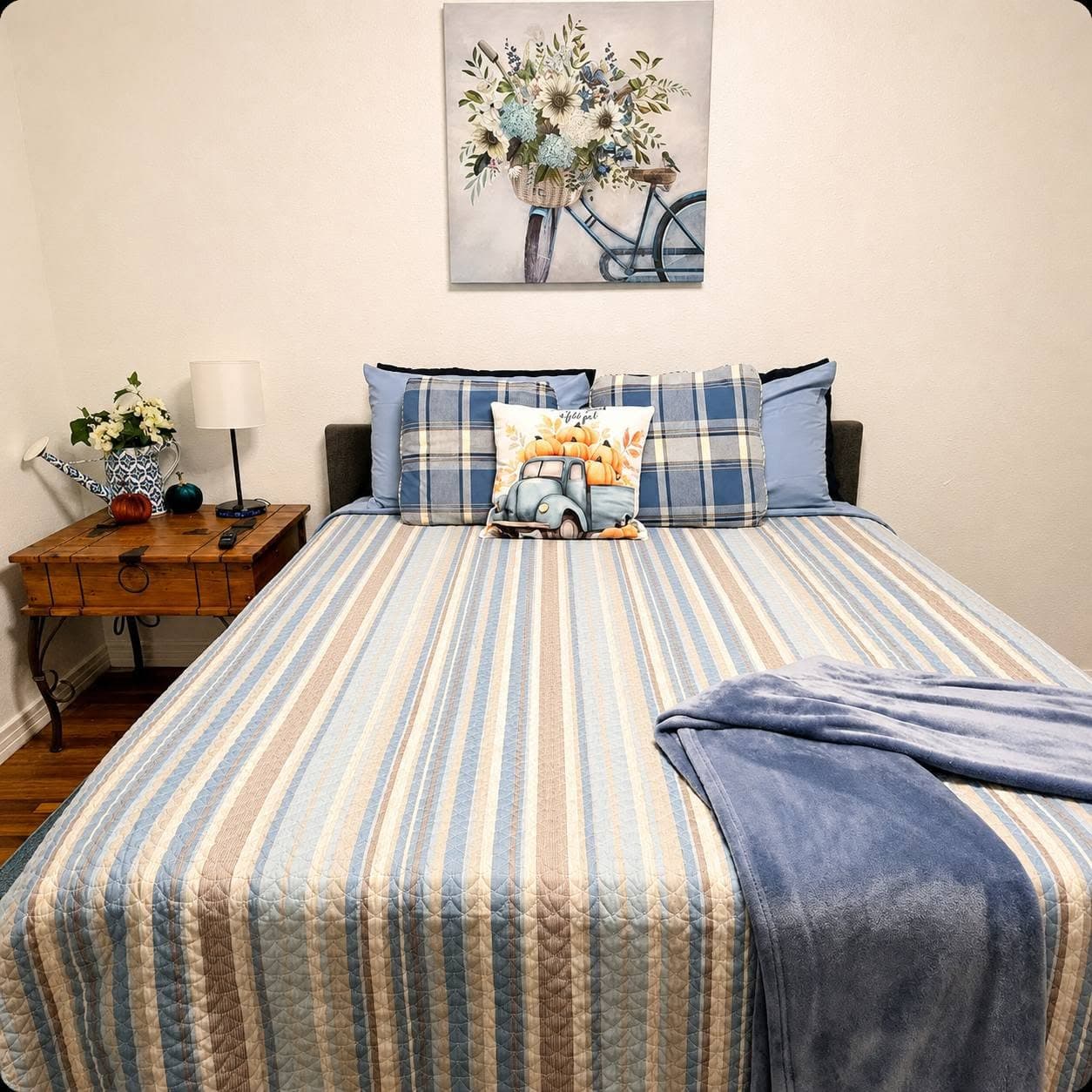 Bedroom 2 with Queen Bed