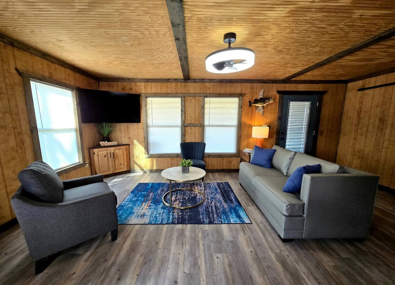 Living area main cabin