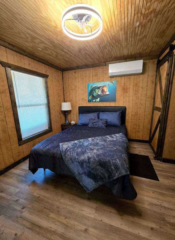 Bedroom 2 - Queen bed