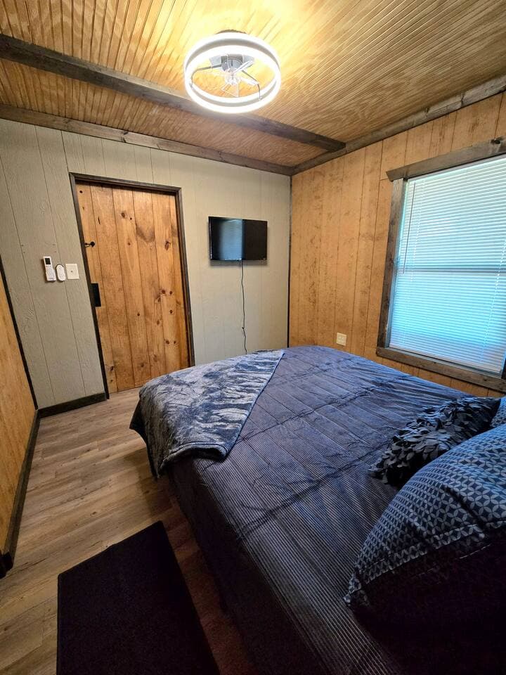 Bedroom 2 with smart TV