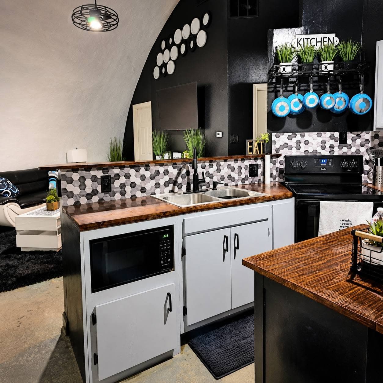 Open Kitchen to Living 