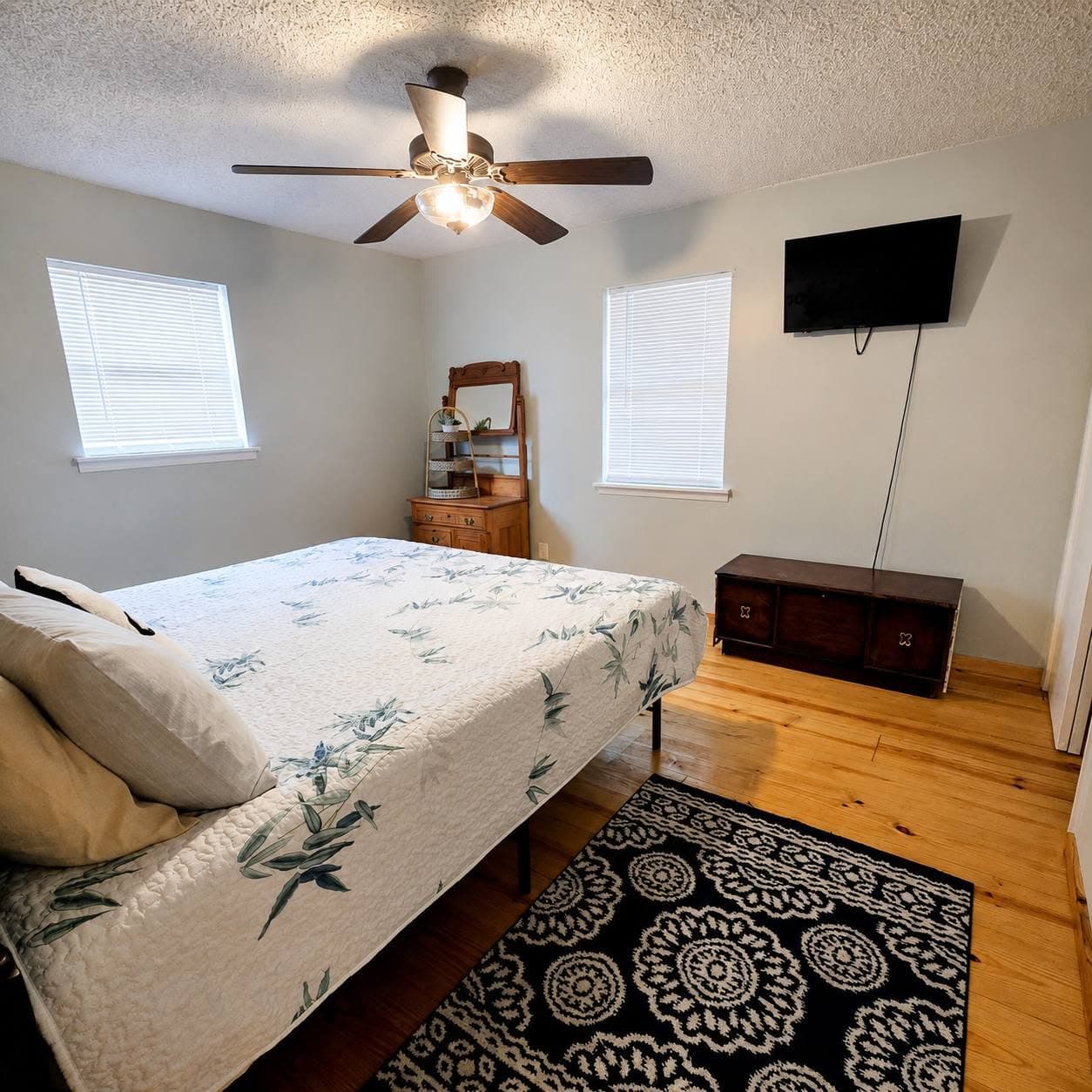 Bedroom 1 with Smart TV and King Bed