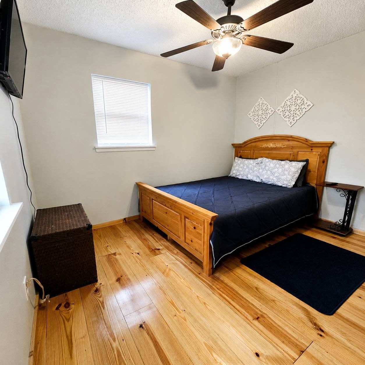 Bedroom 2 with Queen Bed