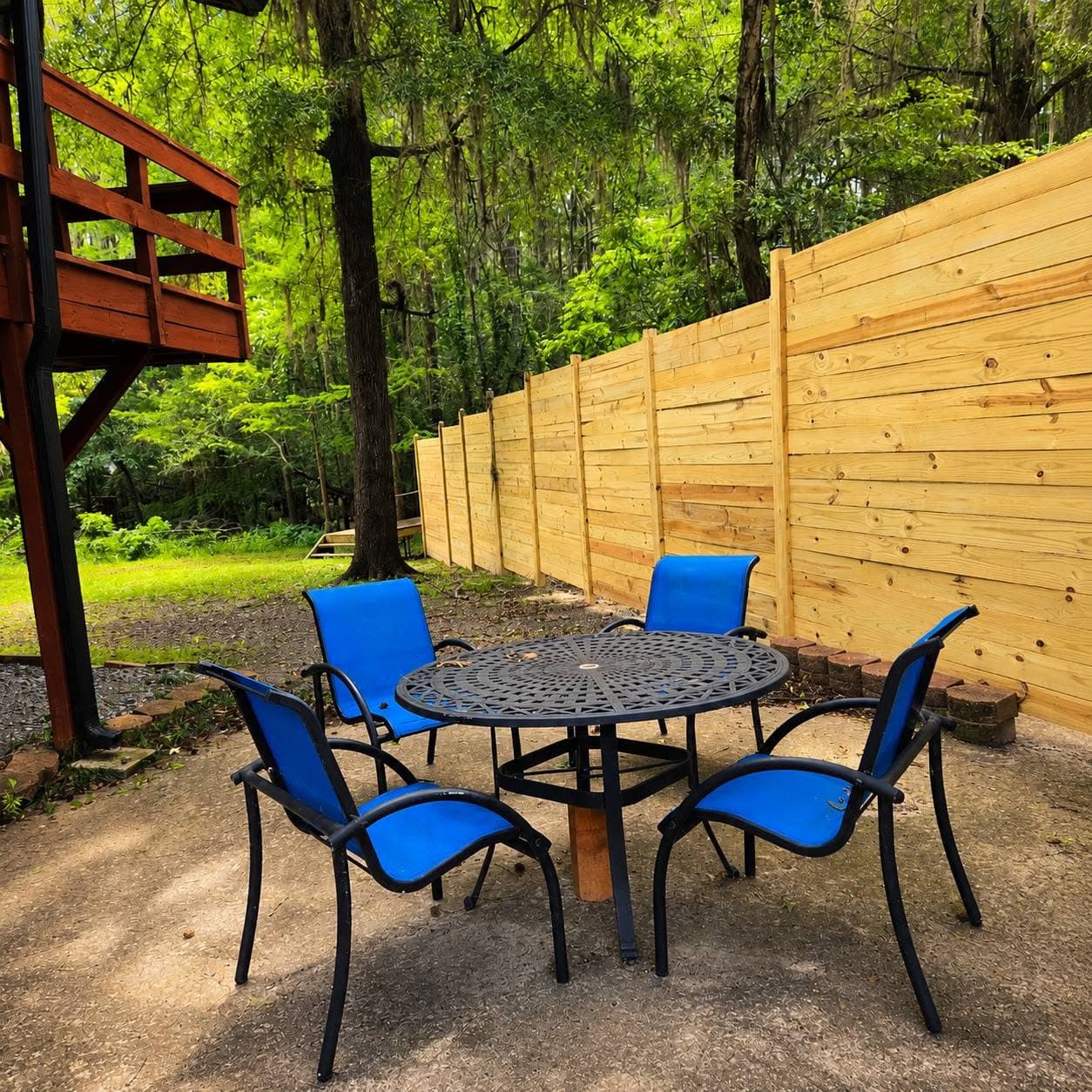 Ourdoor seating and Charcoal Grill - We do NOT provide Charcoal