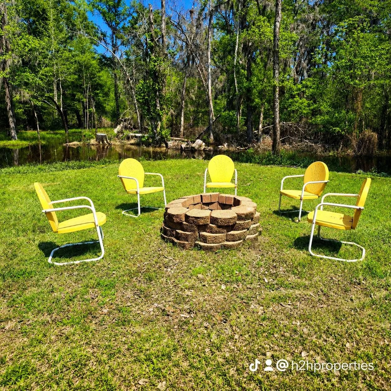 Firepit - We do NOT provide Firewood