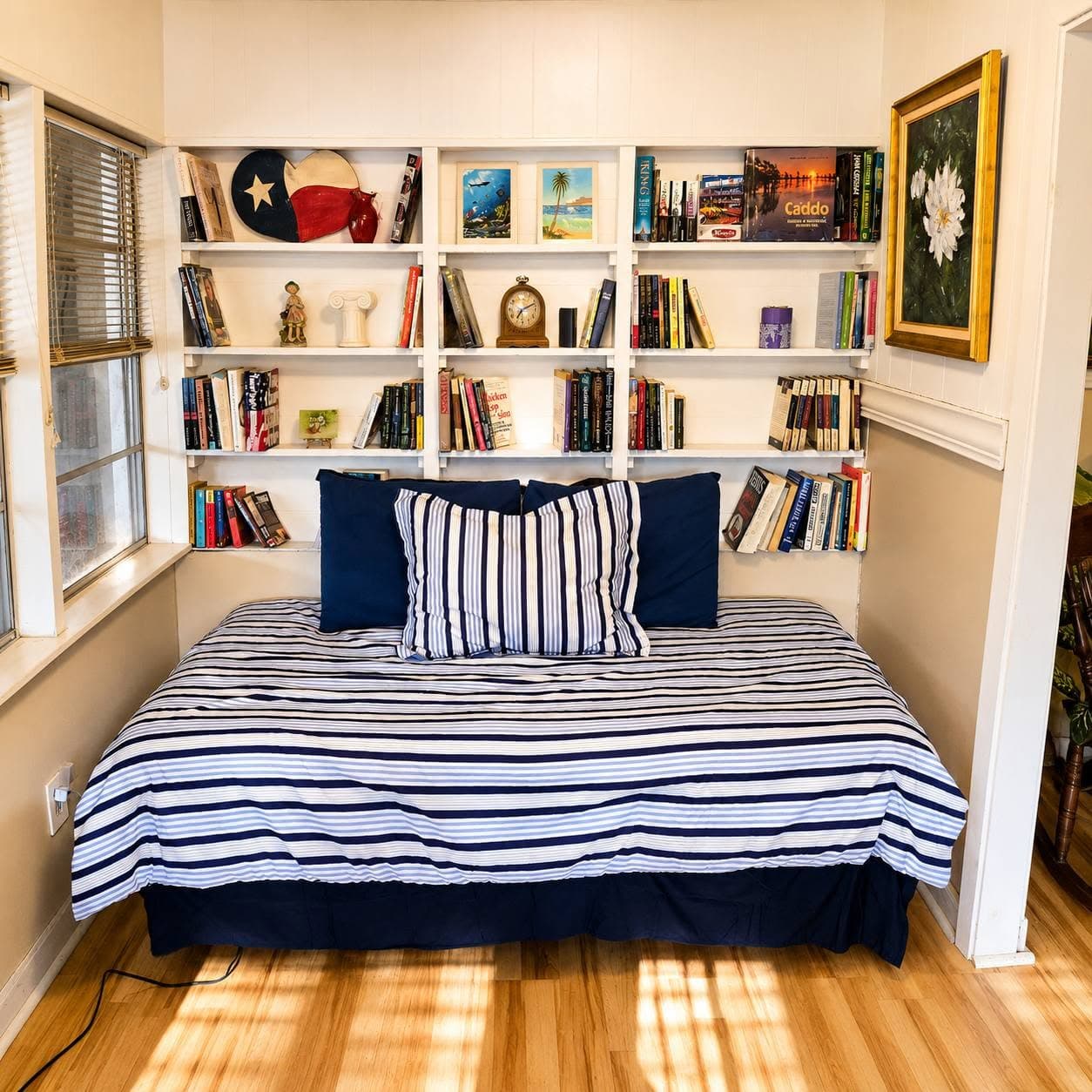 This Bed is NOT in a Private Room. It is Located in a Nook off the Dining and Living Room 