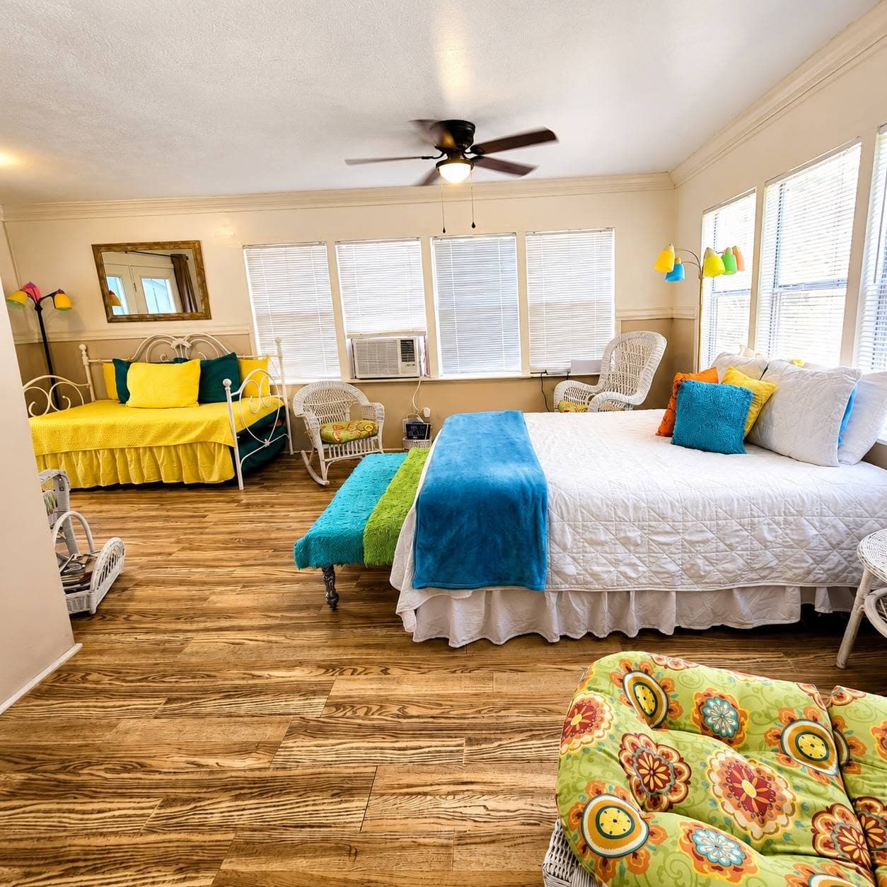 Bedroom 2 with Queen Bed and Twin Daybed with Twin Trundle