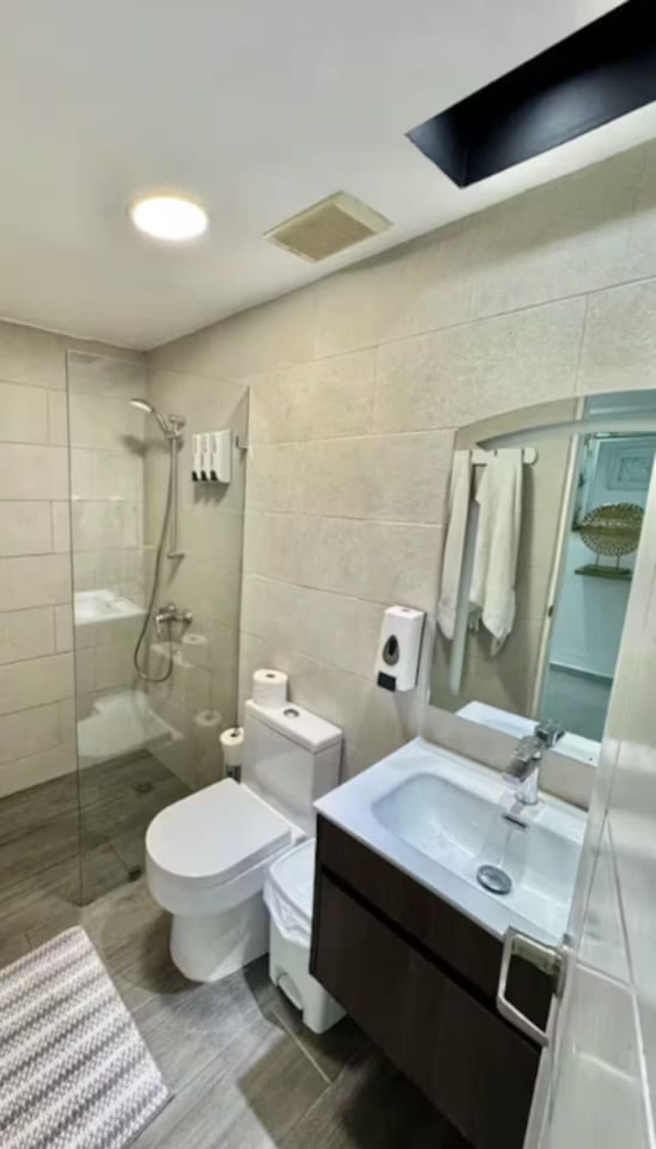Gallery Image 13