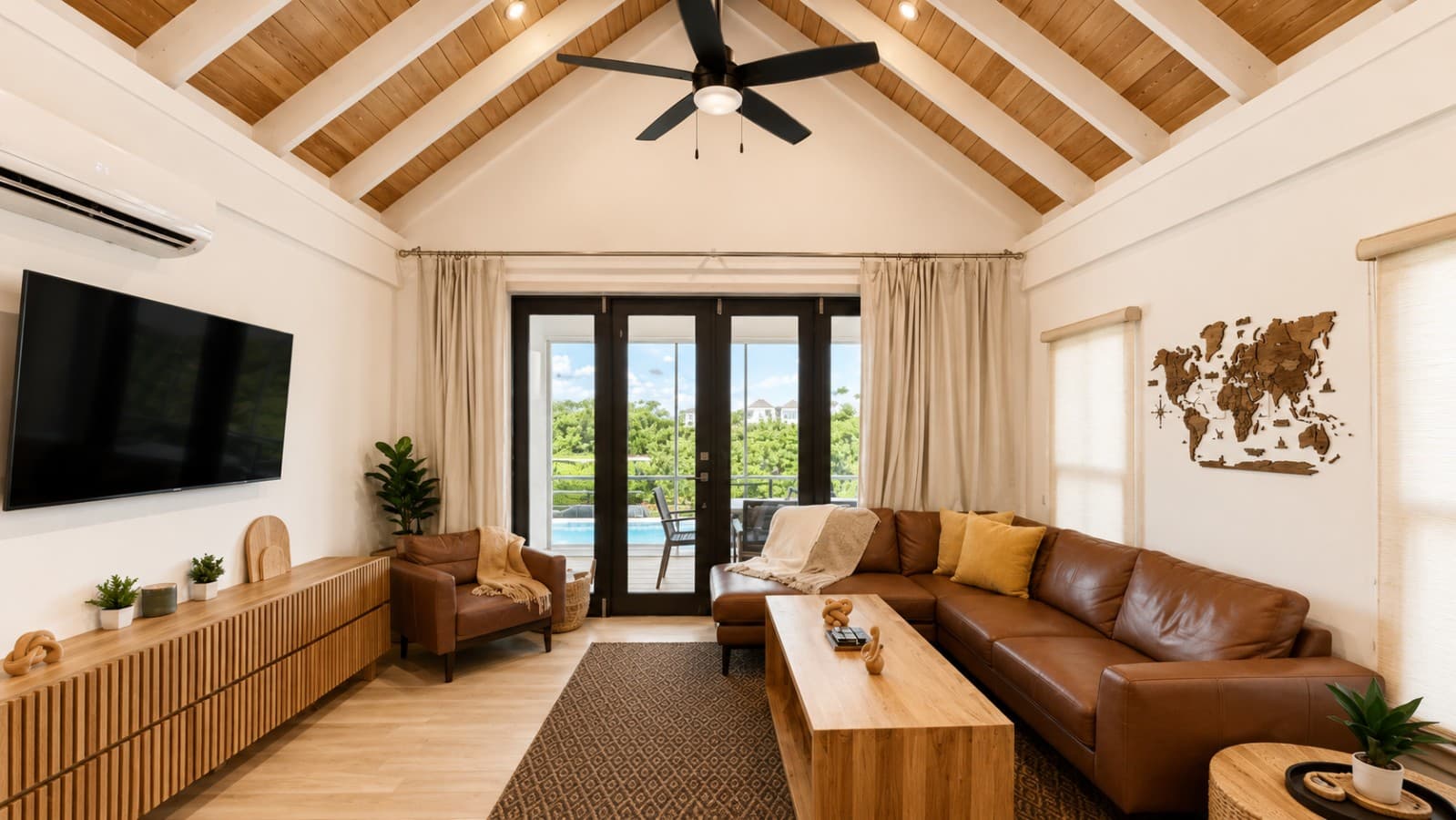 CasaSerena-LivingRoom2.png