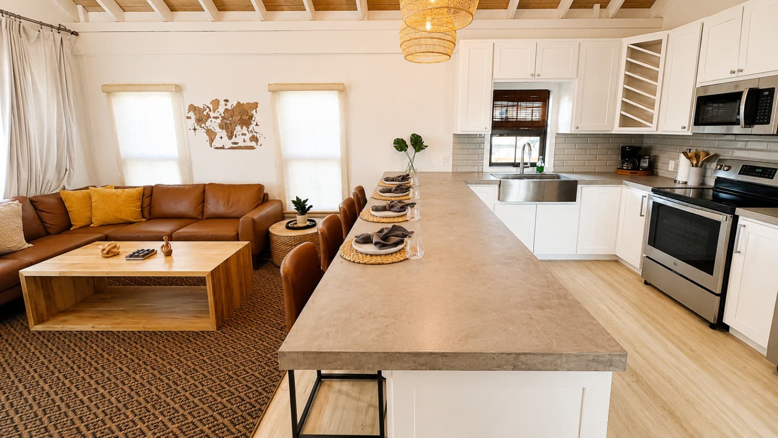 CasaSerena-LivingRoom1.png