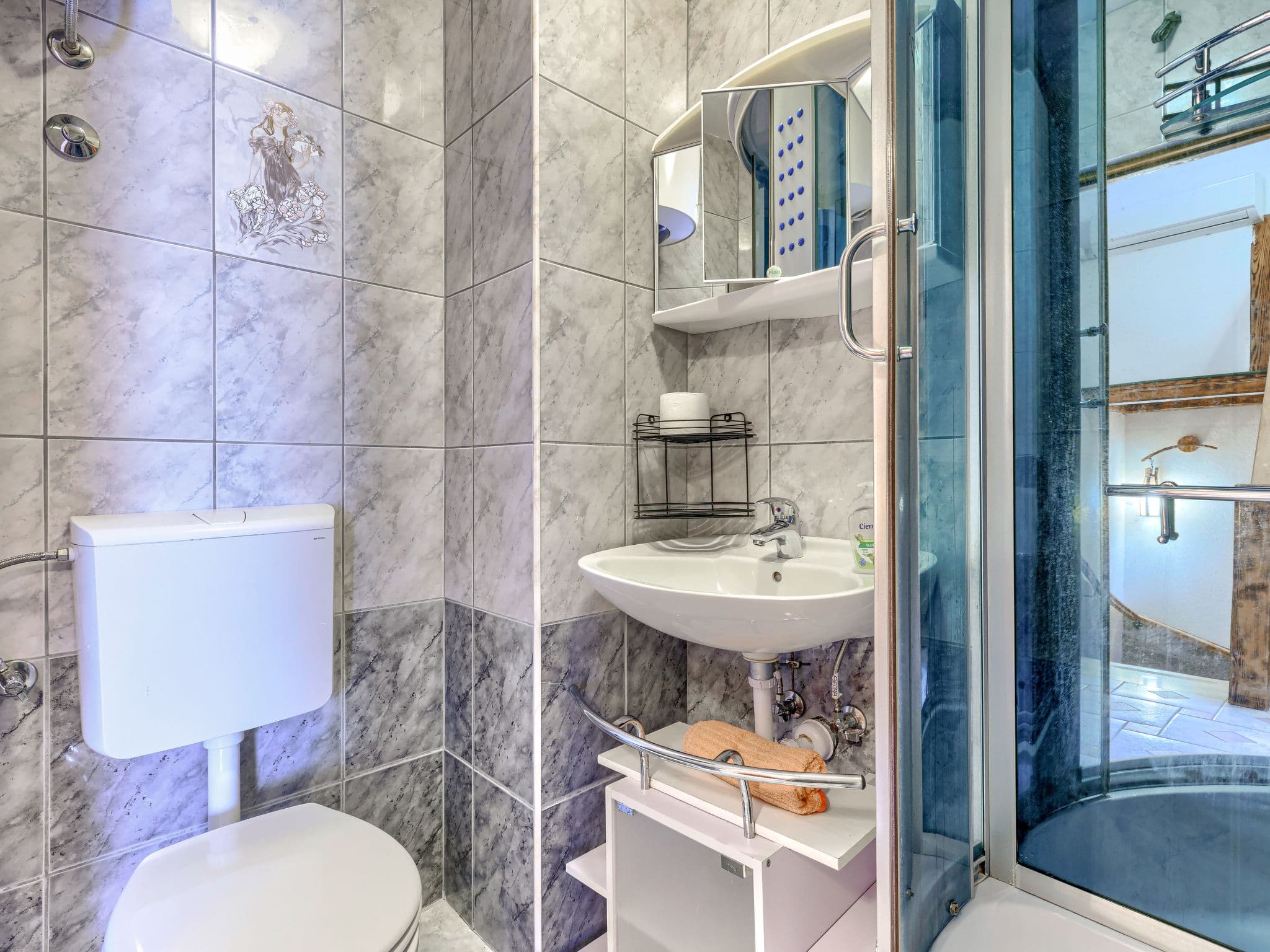 Bathroom / Wellness