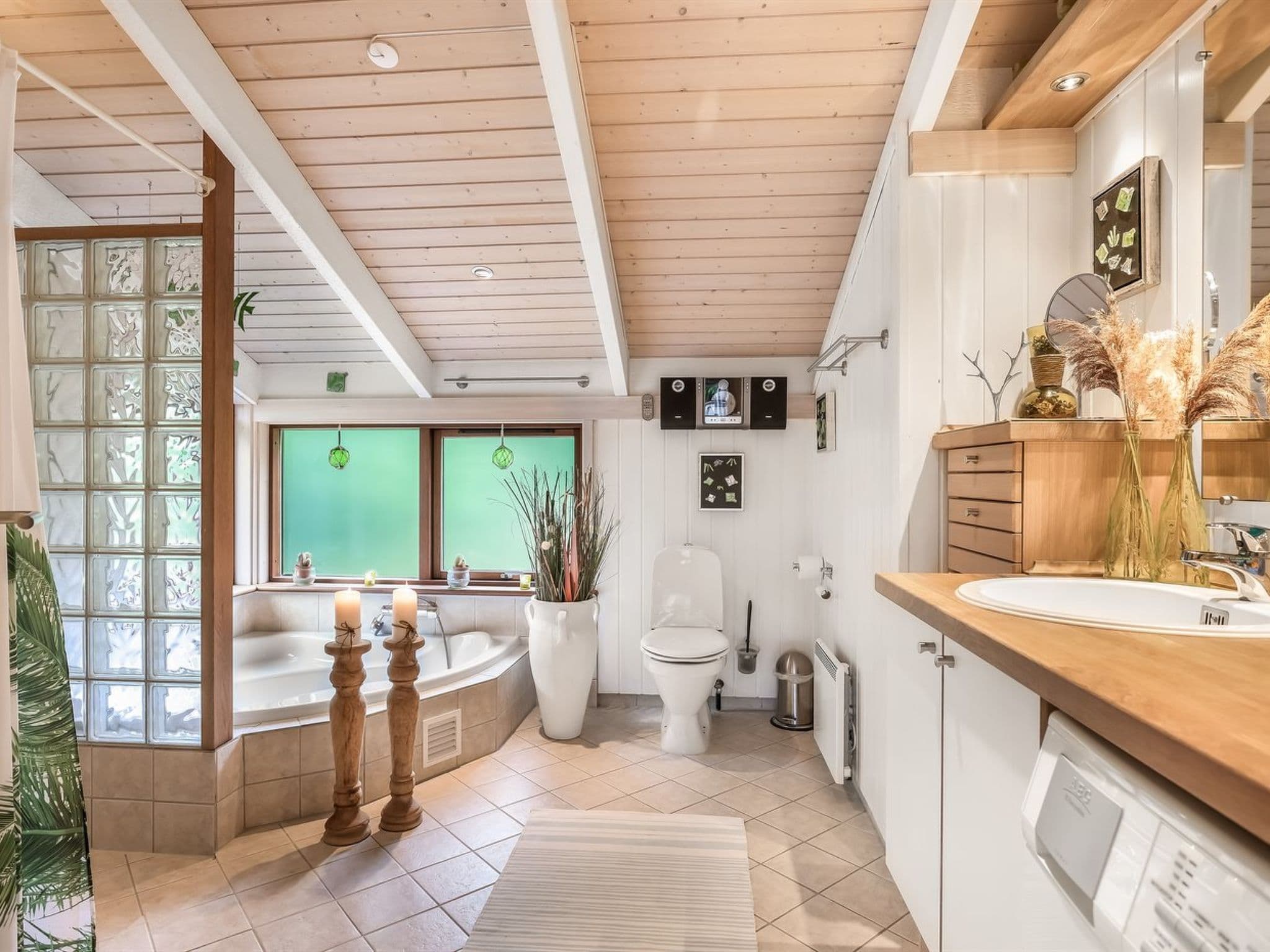 Bathroom / Wellness