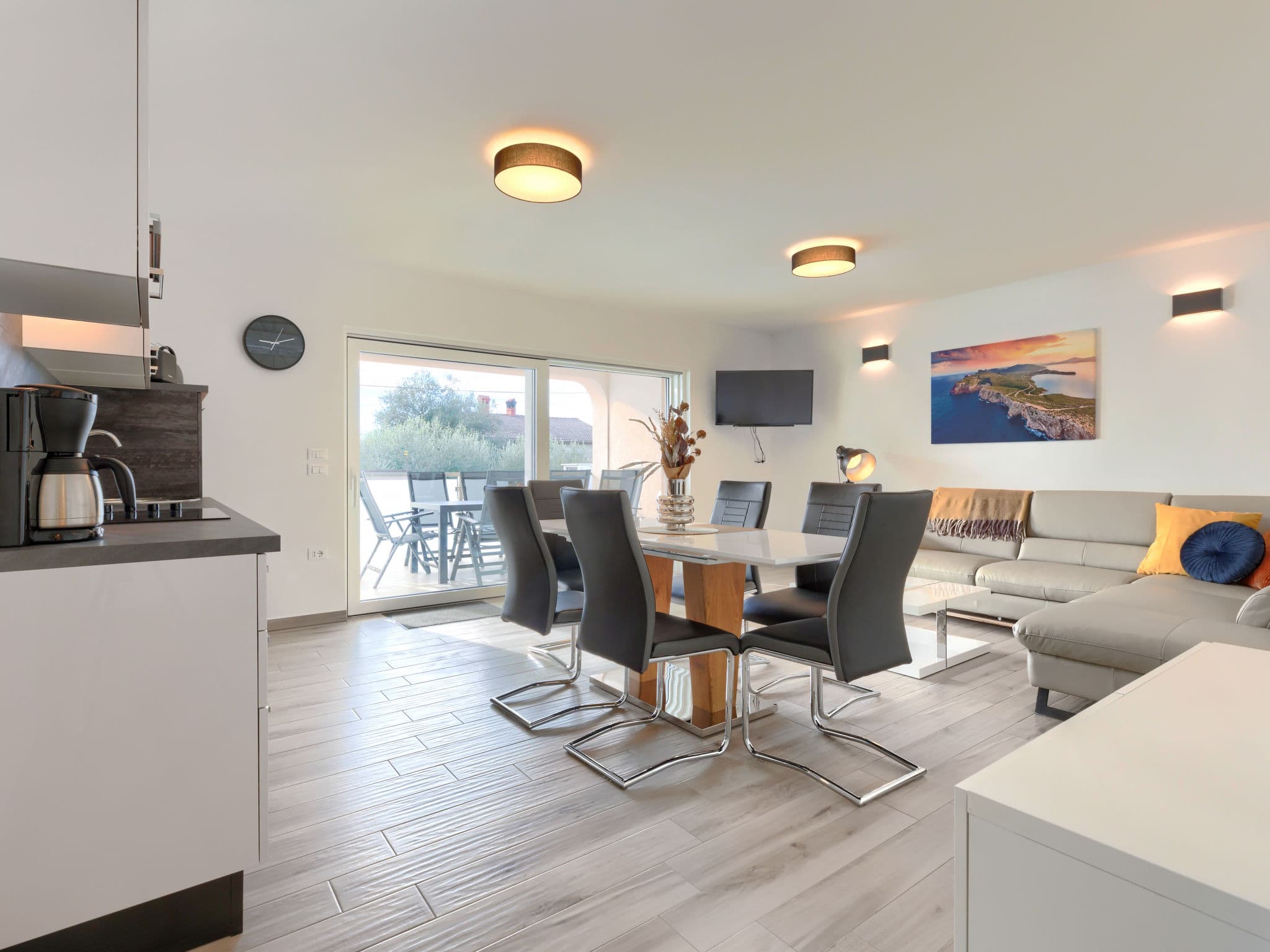 Kitchen / Dining Room