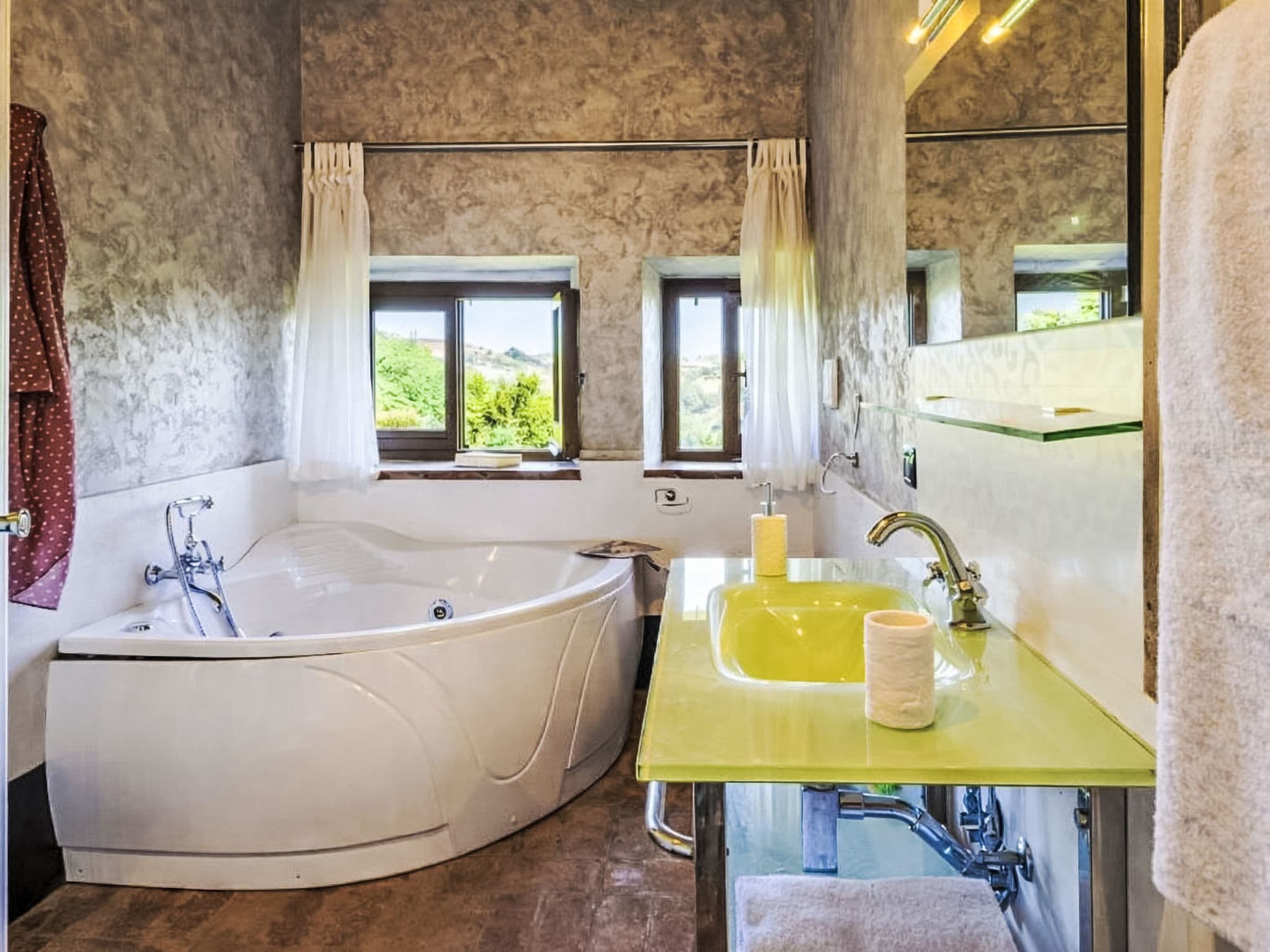 Bathroom / Wellness
