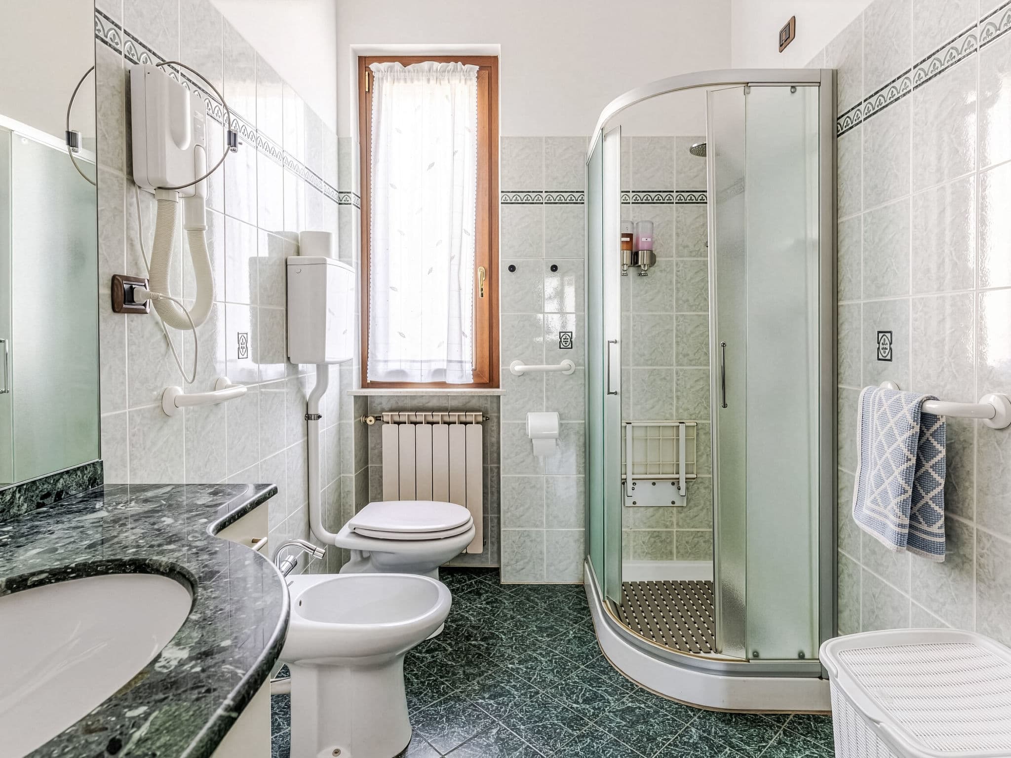 Bathroom / Wellness