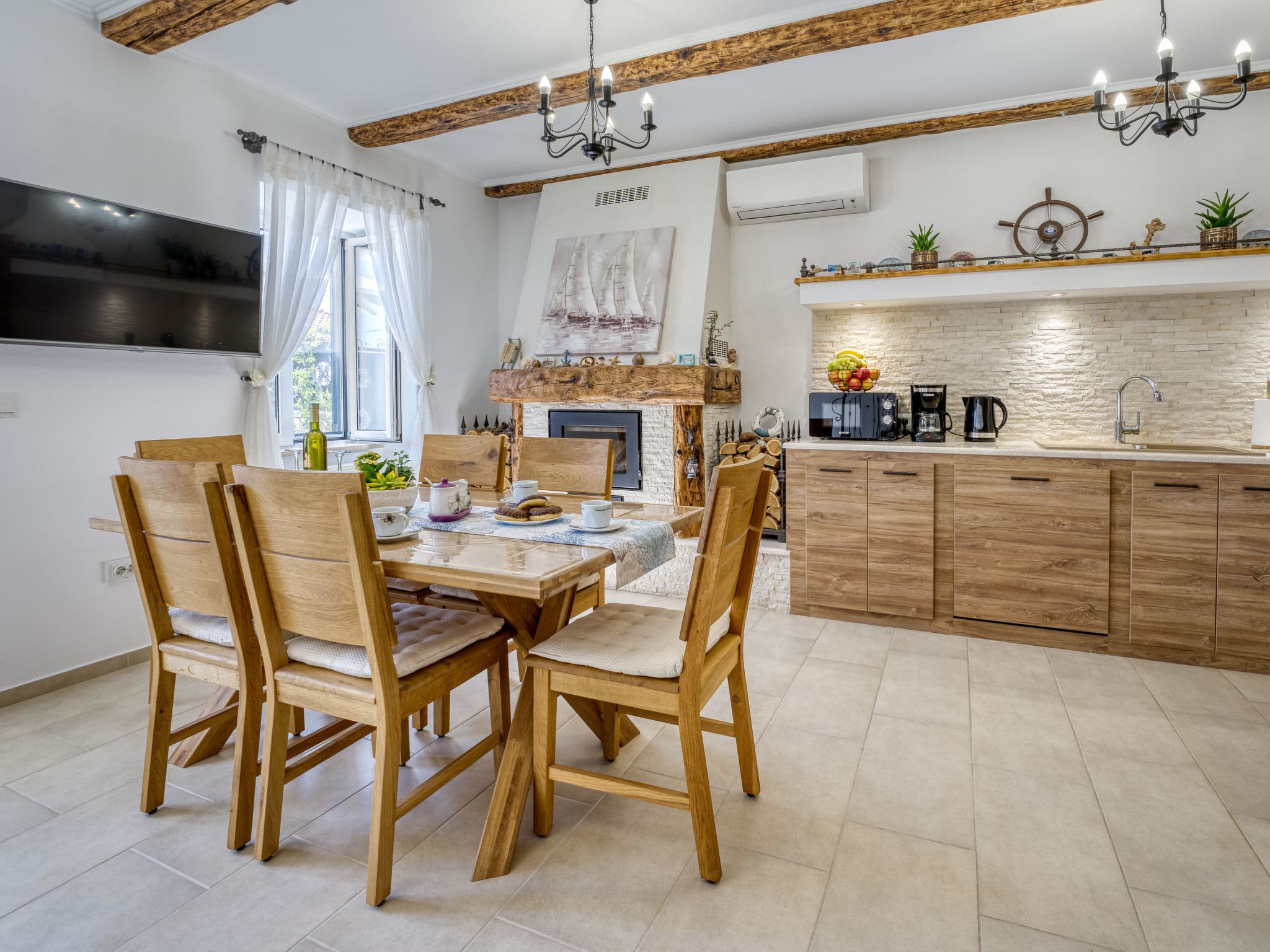 Kitchen / Dining Room