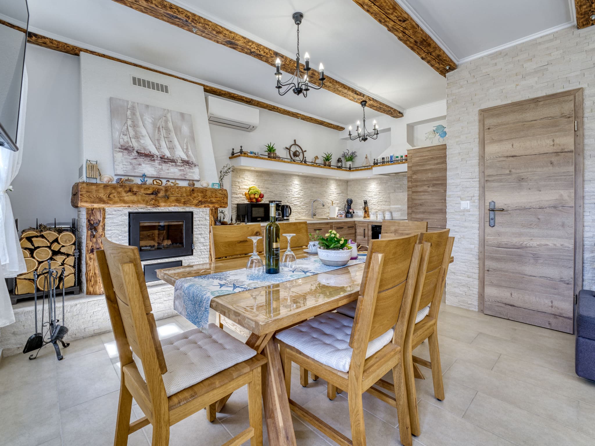 Kitchen / Dining Room