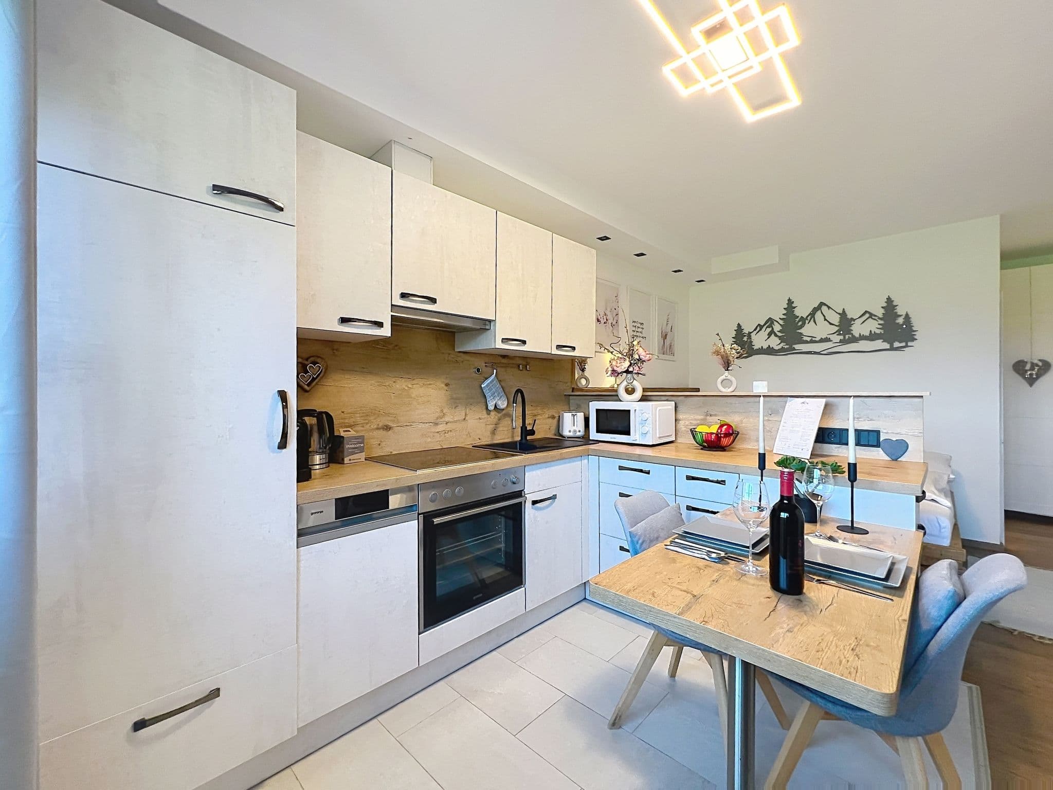 Kitchen / Dining Room