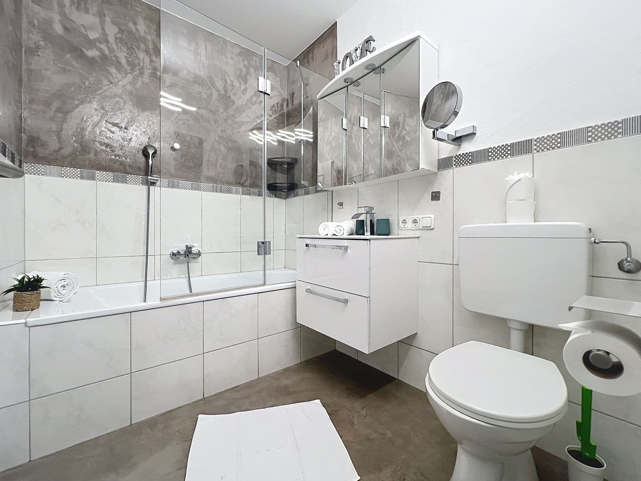 Bathroom / Wellness