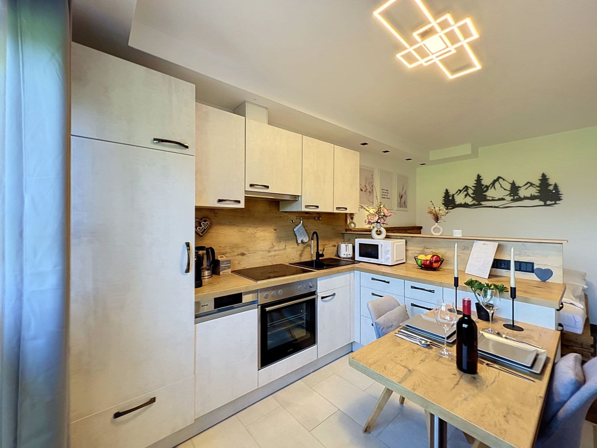 Kitchen / Dining Room