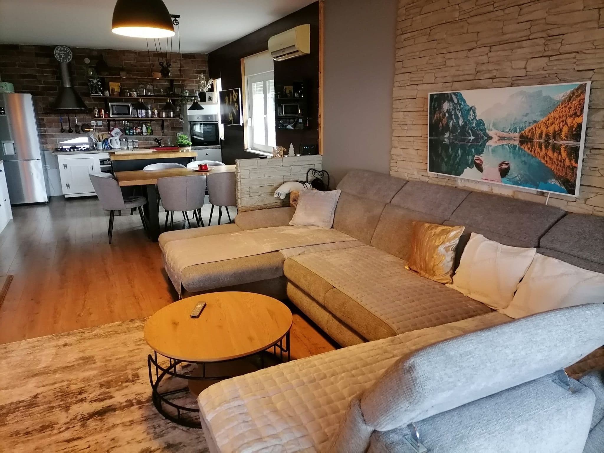 Kitchen / Dining Room