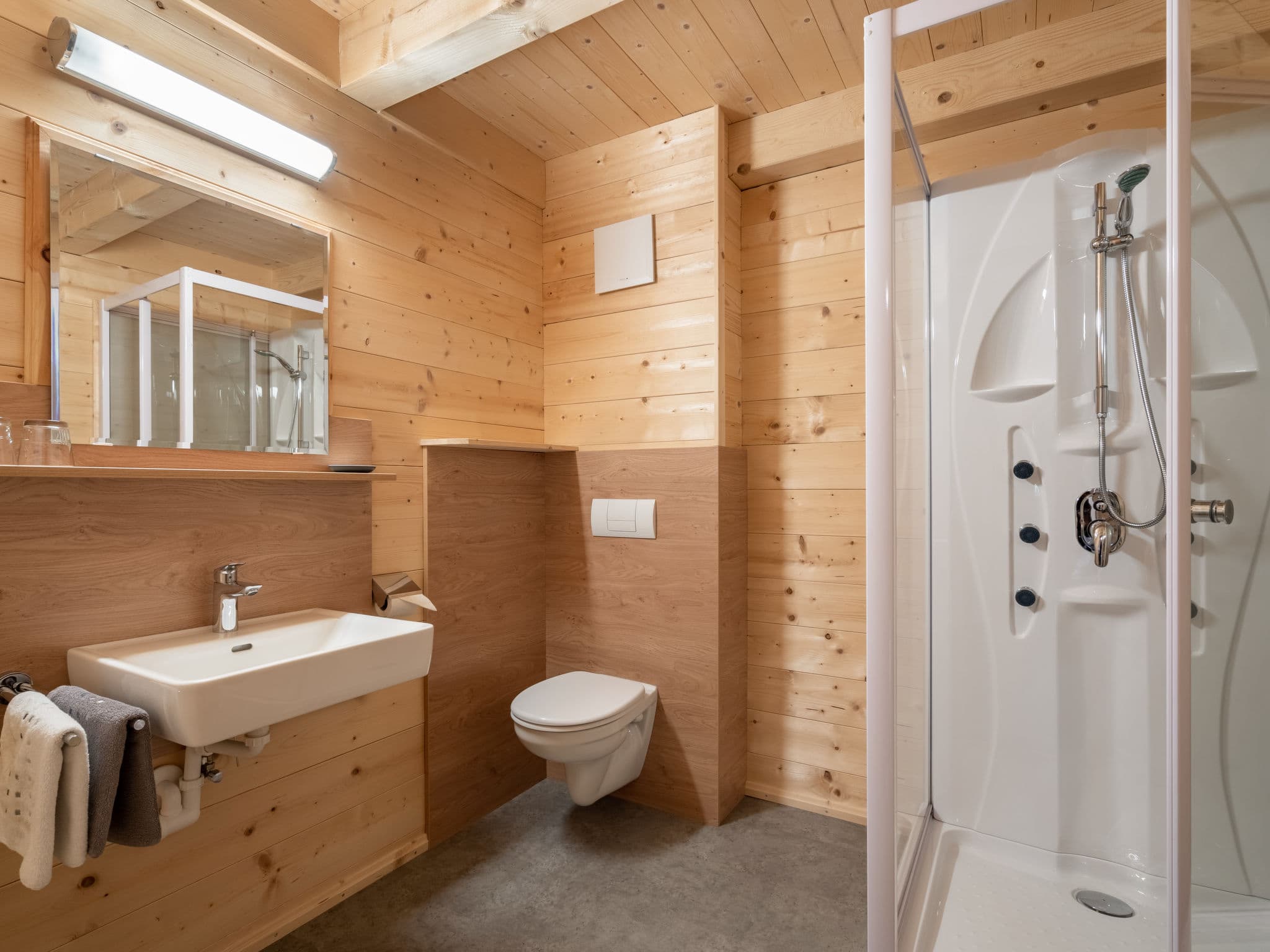 Bathroom / Wellness