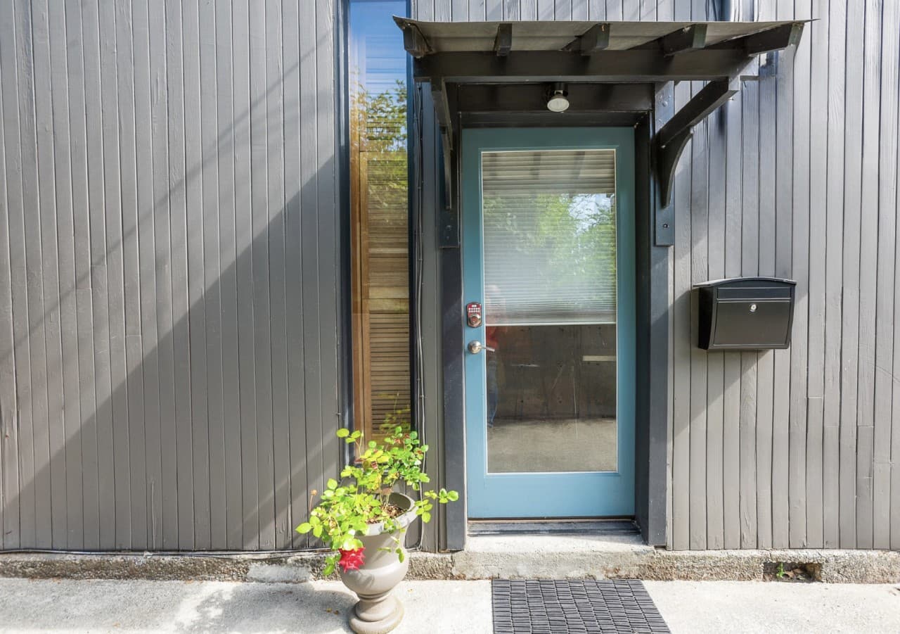 Guests enjoy their own private entrance..png